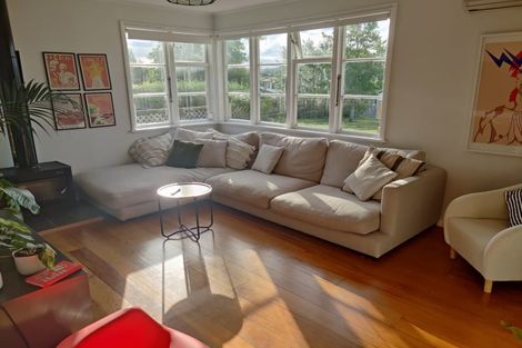 Photo of property in 10 Gladfield Lane, Te Atatu Peninsula, Auckland, 0610