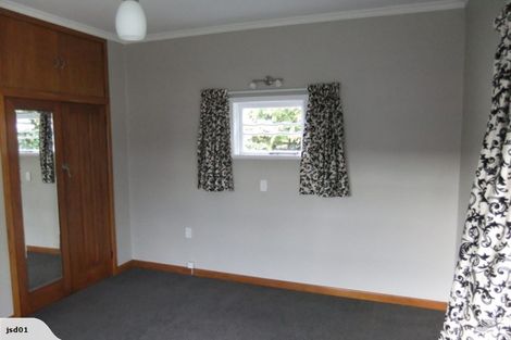 Photo of property in 15 Saint Ronans Avenue, Waterloo, Lower Hutt, 5011