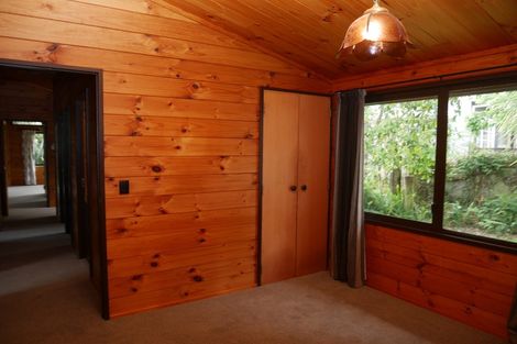 Photo of property in 1a Karaka Grove, Waikanae, 5036