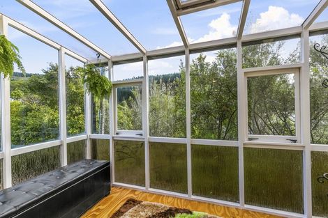 Photo of property in 31 Kiwi Crescent, Tawa, Wellington, 5028