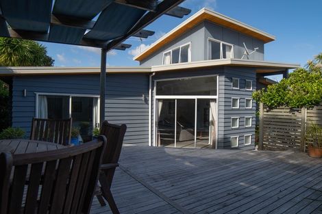 Photo of property in 13a Graham Avenue, Te Atatu Peninsula, Auckland, 0610