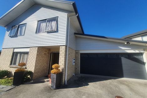 Photo of property in 15 Titch Place, Glen Eden, Auckland, 0602