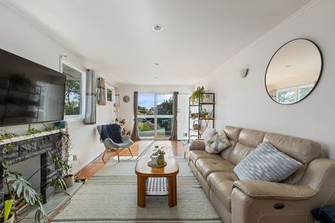 Photo of property in 58 Vodanovich Road, Te Atatu South, Auckland, 0610