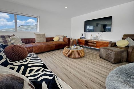 Photo of property in 3 Ringi Lane, Orewa, 0931