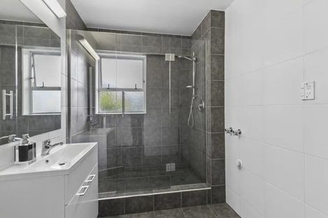 Photo of property in Standen Court, 1/90 Karori Road, Karori, Wellington, 6012