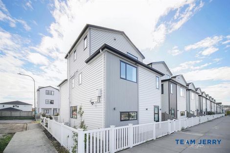 Photo of property in 22 Laquinta Place, Flat Bush, Auckland, 2019