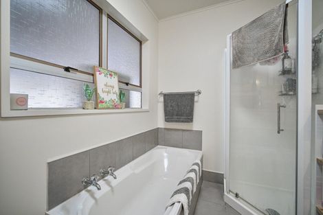 Photo of property in 60 Mchardy Street, Havelock North, 4130