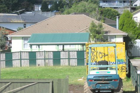 Photo of property in 220a Henderson Valley Road, Henderson, Auckland, 0612