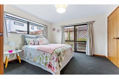 Photo of property in 2/58 Hillcrest Avenue, Hillcrest, Auckland, 0627