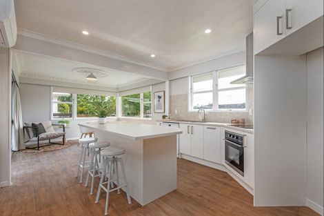 Photo of property in 6 Anaru Place, Awapuni, Palmerston North, 4412