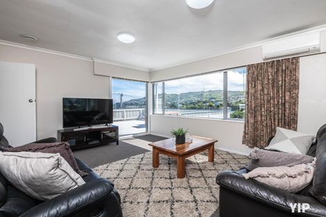 Photo of property in 5 Hallewell Crescent, Johnsonville, Wellington, 6037