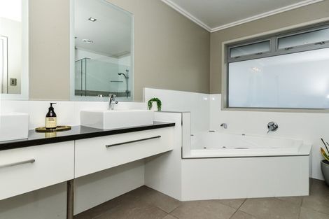 Photo of property in 24 Rhys Avenue, Huntington, Hamilton, 3210