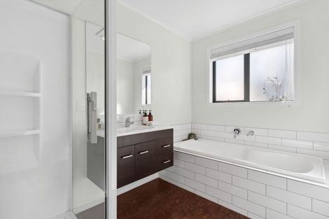 Photo of property in 6 Avalanche Place, Wanaka, 9305