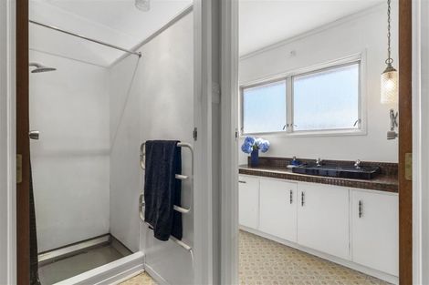 Photo of property in 301 Pakuranga Road, Pakuranga Heights, Auckland, 2010