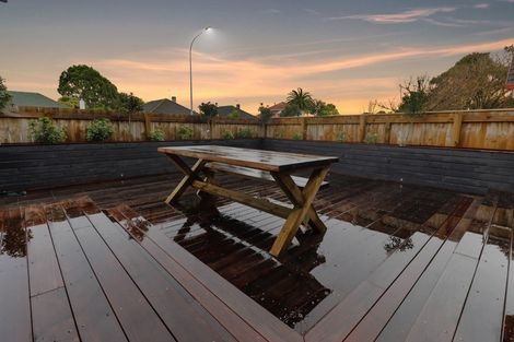 Photo of property in 5a Chelwood Street, Takaro, Palmerston North, 4412