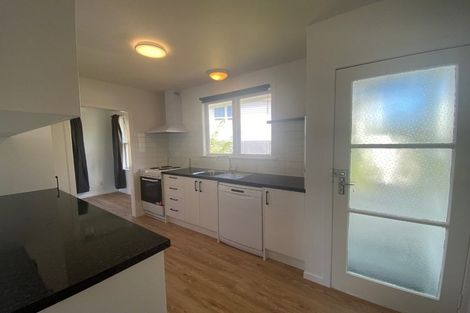 Photo of property in 8 Silver Birch Rise, Henderson, Auckland, 0612