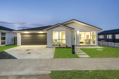 Photo of property in 61 Sapwood Crescent, Takanini, 2110