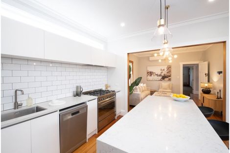 Photo of property in 117 Vigor Brown Street, Napier South, Napier, 4110