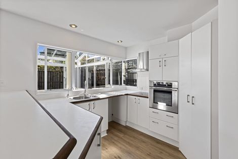 Photo of property in 2/20 Norwood Road, Bayswater, Auckland, 0622