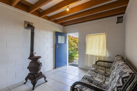 Photo of property in 14 Puketauhinu Place, Porangahau, 4293