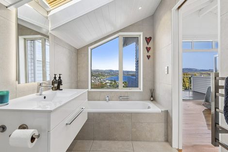 Photo of property in 14 Corlett Road, Plimmerton, Porirua, 5026
