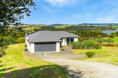 Photo of property in 297 Heatley Road, Whakapirau, Maungaturoto, 0583