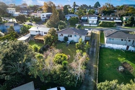 Photo of property in 19 Donovan Avenue, Massey, Auckland, 0614