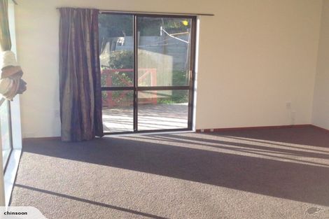 Photo of property in 162 Newlands Road, Newlands, Wellington, 6037