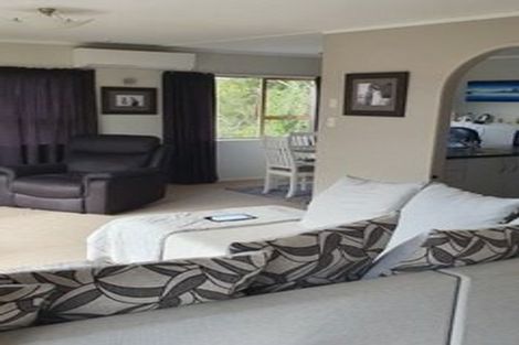 Photo of property in 83 Daffodil Street, Titirangi, Auckland, 0604