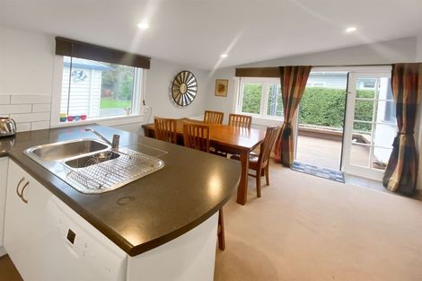 Photo of property in 76 Sandwich Road, Beckenham, Christchurch, 8023