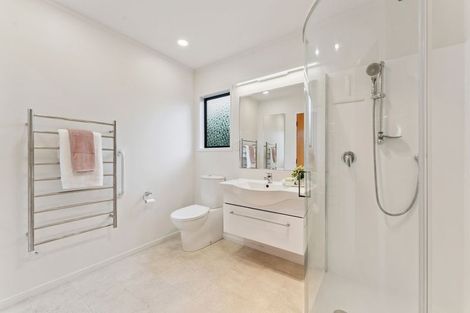 Photo of property in 1/2 Kowhai Road, Campbells Bay, Auckland, 0630