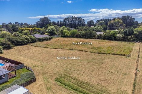 Photo of property in 33 Killalea Place, Paraparaumu, 5032