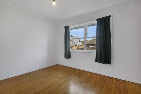 Photo of property in 40 Hereford Street, Te Atatu Peninsula, Auckland, 0610