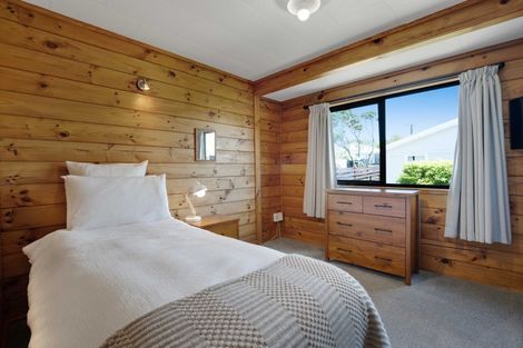 Photo of property in 1/57 Seaview Road, Glenfield, Auckland, 0629