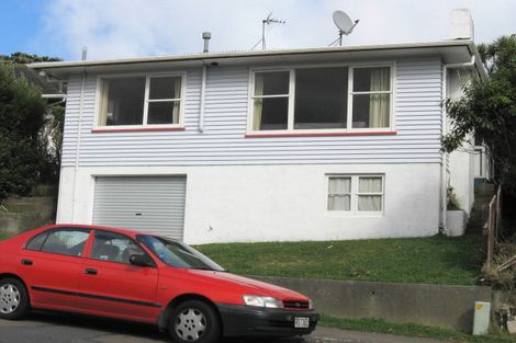 Photo of property in 83 Kenmore Street, Newlands, Wellington, 6037
