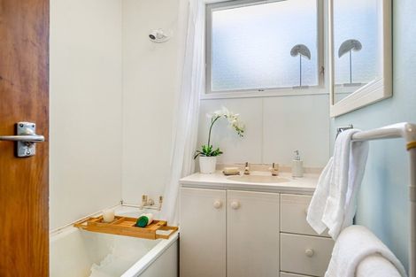 Photo of property in 57 Rimutaka Place, Titirangi, Auckland, 0604