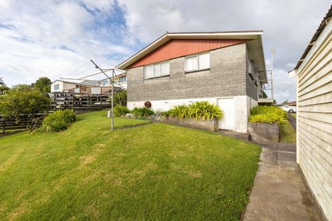 Photo of property in 32 Endeavour Street, Marfell, New Plymouth, 4310