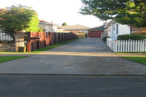Photo of property in 2/13 Hamilton Road, Papatoetoe, Auckland, 2025