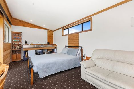 Photo of property in 198 Rautawhiri Road, Helensville, 0875