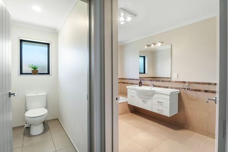 Photo of property in 47 Geneva Terrace, Kelvin Grove, Palmerston North, 4414
