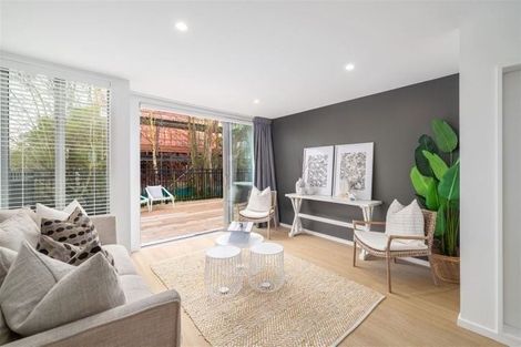 Photo of property in 2/204 Edgeware Road, Edgeware, Christchurch, 8013