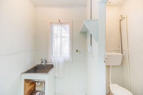 Photo of property in 1/4 Oxford Street, Hokowhitu, Palmerston North, 4410