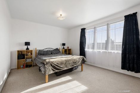 Photo of property in 22 Kenmore Street, Newlands, Wellington, 6037