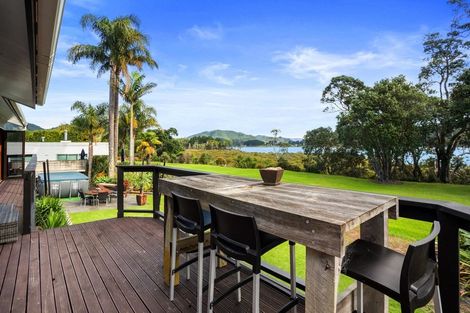 Photo of property in 65 Tangiteroria Lane, Pauanui, Hikuai, 3579
