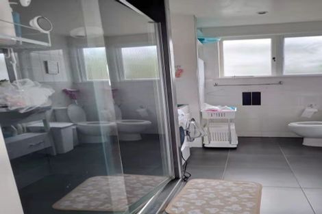 Photo of property in 1/9 Titoki Street, Te Atatu Peninsula, Auckland, 0610