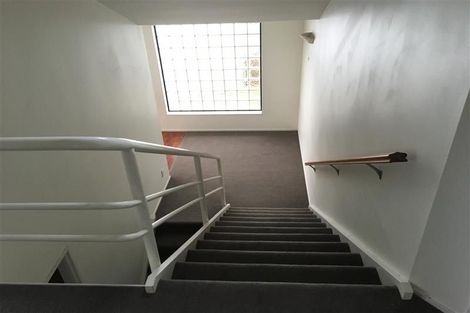 Photo of property in 2/5 Seaford Place, Murrays Bay, Auckland, 0630