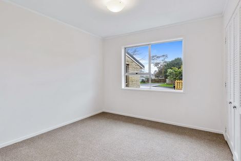 Photo of property in 2/94 Kaurilands Road, Titirangi, Auckland, 0602