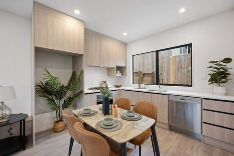 Photo of property in 33 Garadice Road, Rothesay Bay, Auckland, 0630