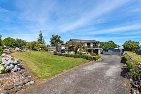 Photo of property in 35 Weraroa Road, Waverley, 4510