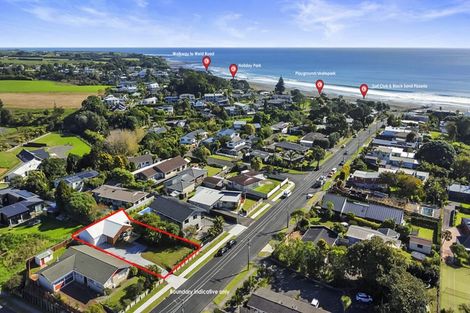Photo of property in 52 Wairau Road, Oakura, 4314